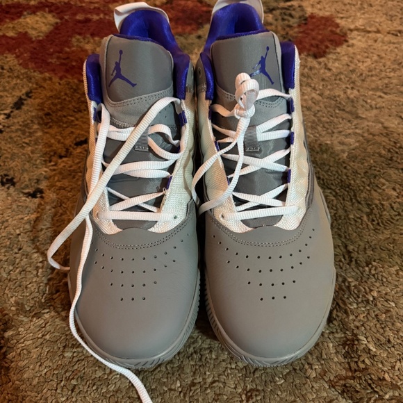 Men's size 10 1/2 Air Jordan's - Picture 1 of 9